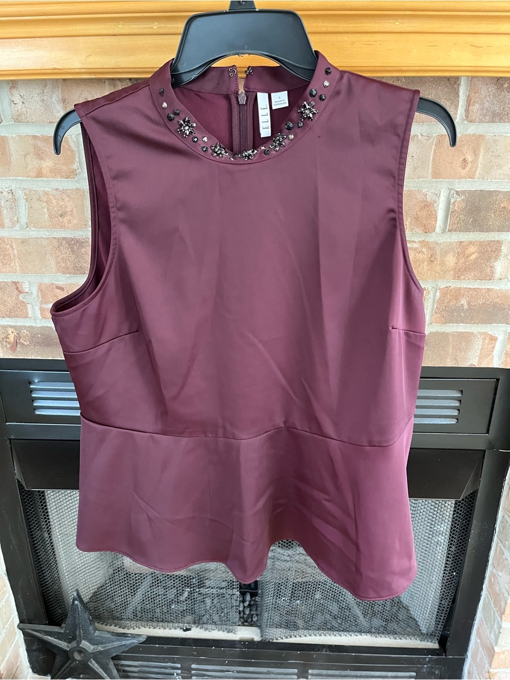 Elle Sleeveless Jewel-Neck Peplum Top - Burgundy